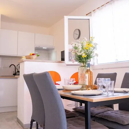 T2 Refait A Neuf - Proche De La A Six Fours Apartment *
